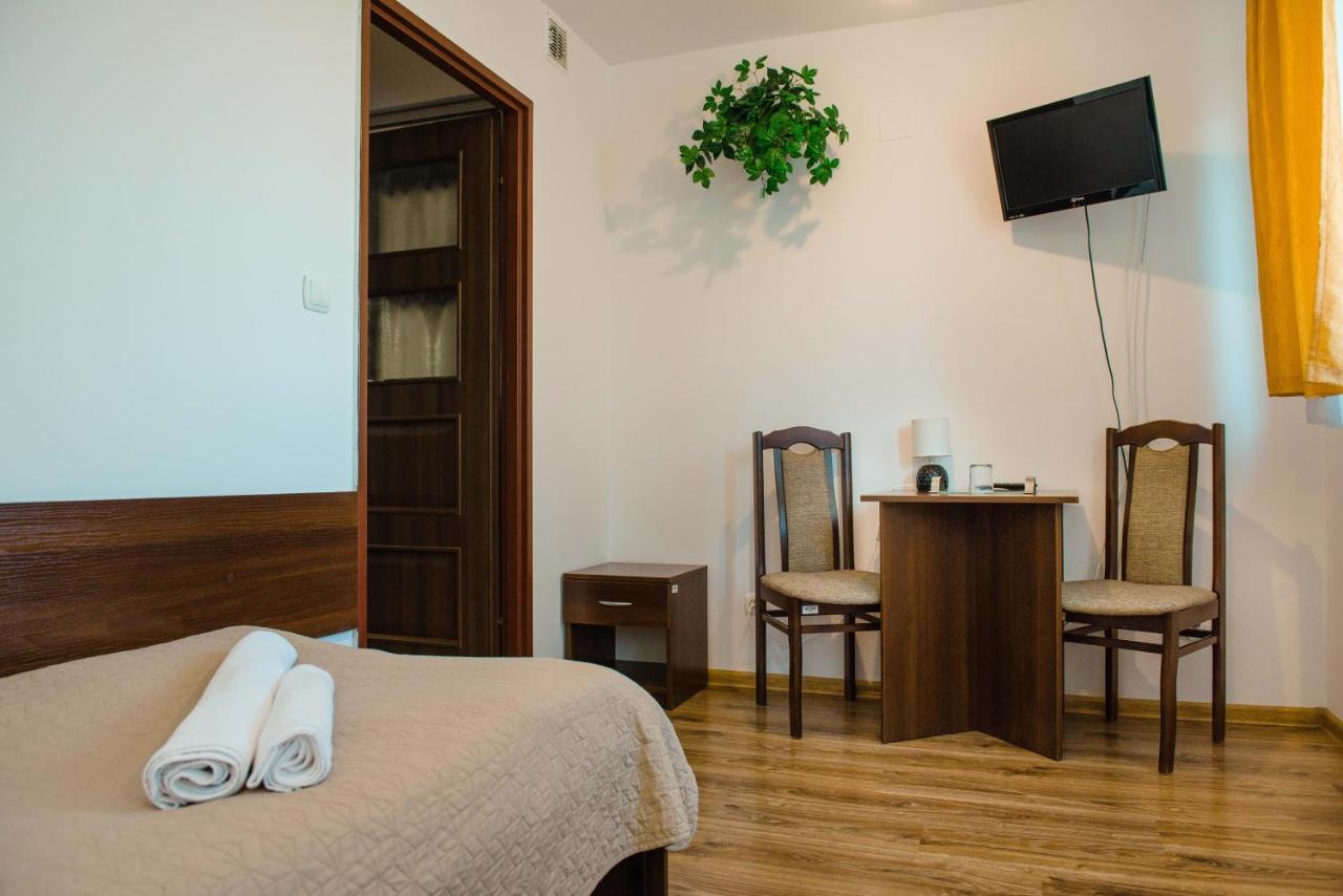 Hotel Turkus Jaroslaw Bagian luar foto