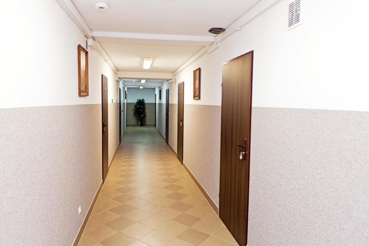 Hotel Turkus Jaroslaw Bagian luar foto