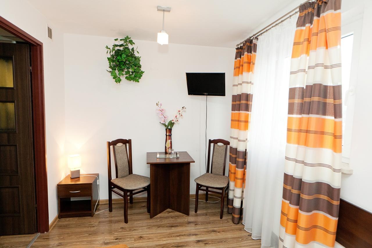 Hotel Turkus Jaroslaw Bagian luar foto