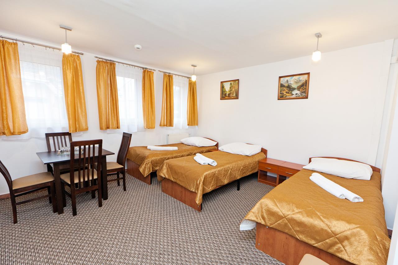 Hotel Turkus Jaroslaw Bagian luar foto